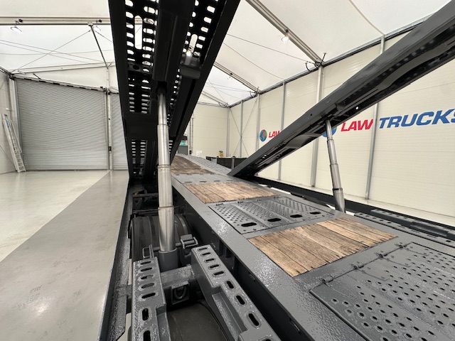 SDC Tri Axle Kicker Vehicle Carrier Lowloader
