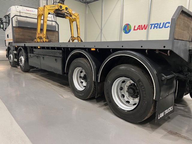 Scania R420 8×2 Rear Lift Brick Grab Drawbar