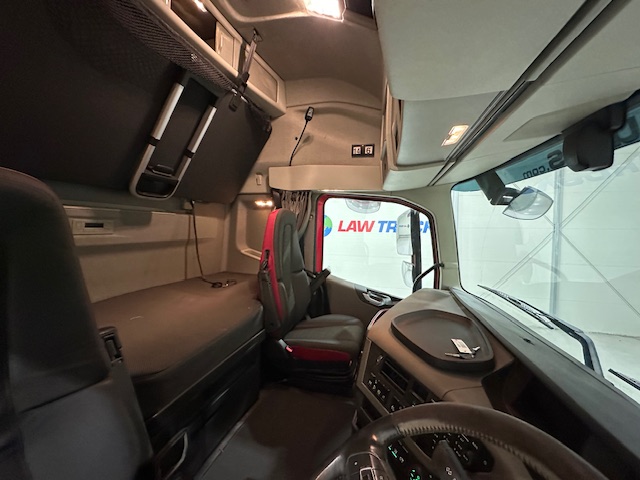 Volvo FH 500 6×2 Sleeper Cab Tractor Unit