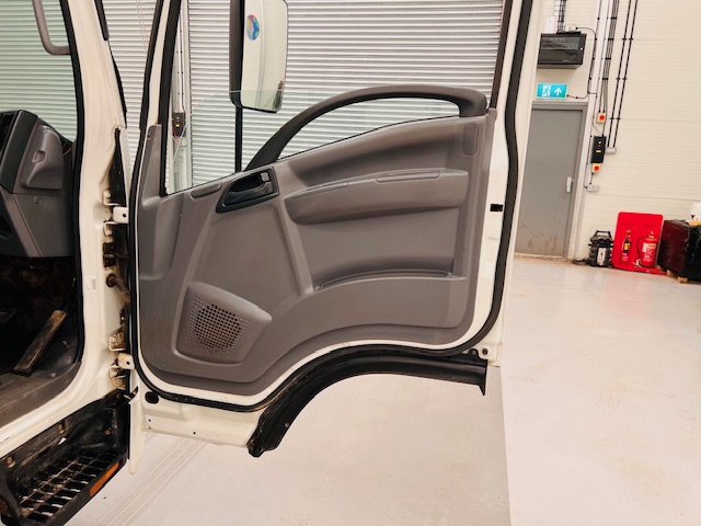 Isuzu N75 190 Day Cab Dropside