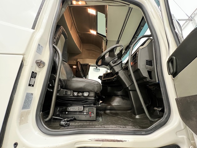 Volvo FH 500 6×2 Sleeper Cab Tractor Unit PTO