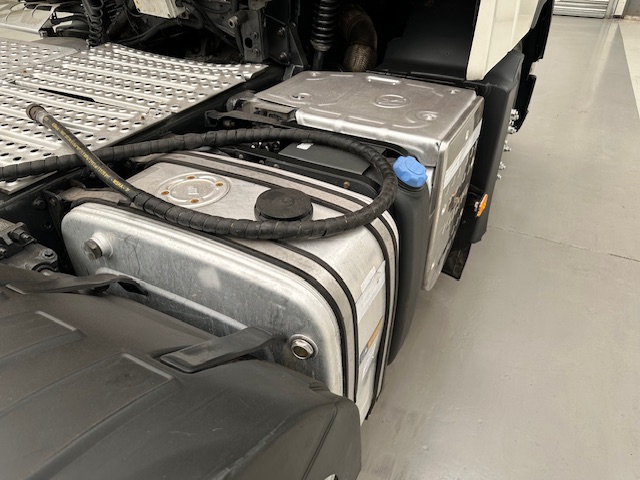 Volvo FH 460 6×2 Midlift Tractor Unit PTO