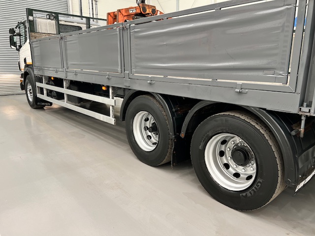 Scania P270 6×2 10 Tyre Flatbed Drawbar Brick Grab