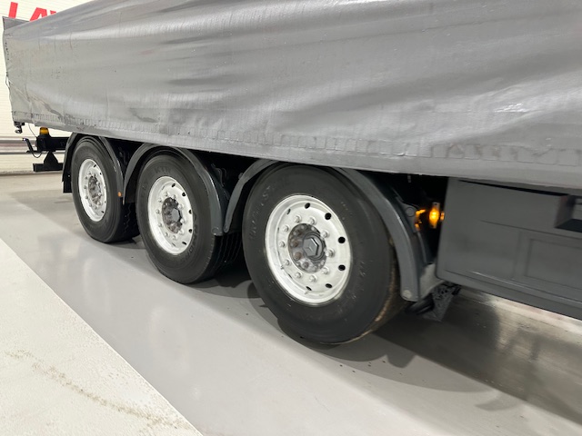 DAF CF85 460 6×2 Flatbed Drawbar Brick Grab