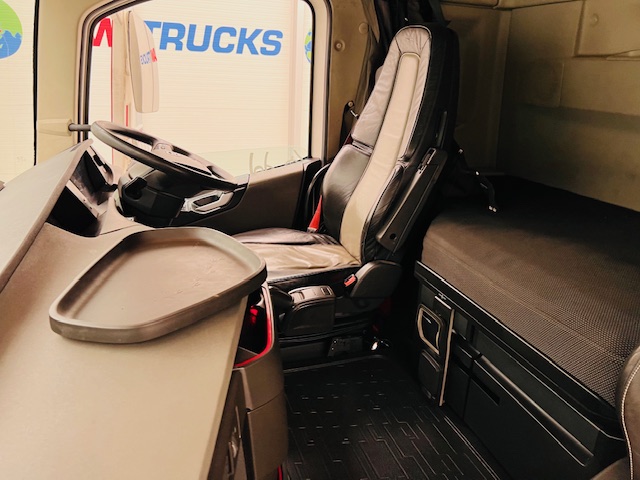 Volvo FH 500 6×2 Midlift Tractor Unit