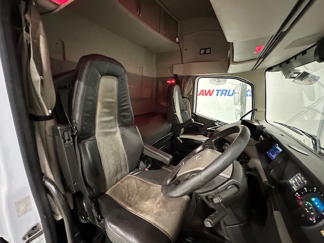 Volvo FH 500 6×2 Midlift Tractor Unit