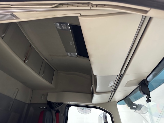 Volvo FH 500 6×2 Midlift Tractor Unit