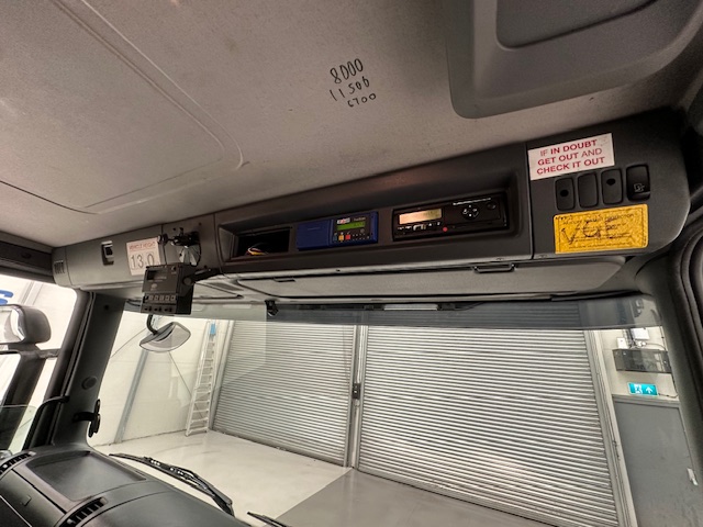 Scania P280 6×2 Rear Lift Day Cab Fridge Box