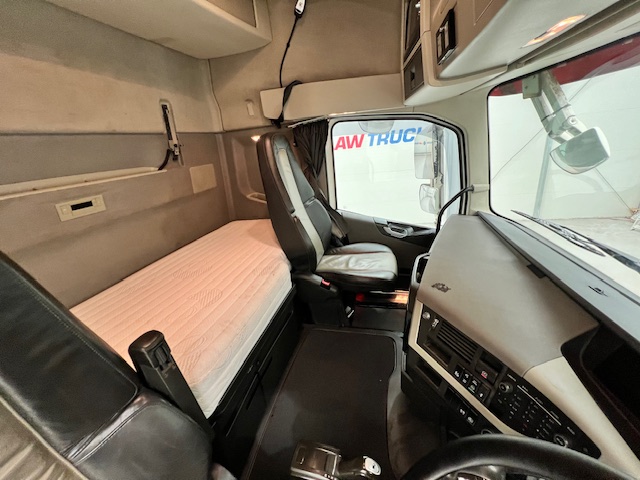 Volvo FH 500 6×2 Midlift Tractor Unit