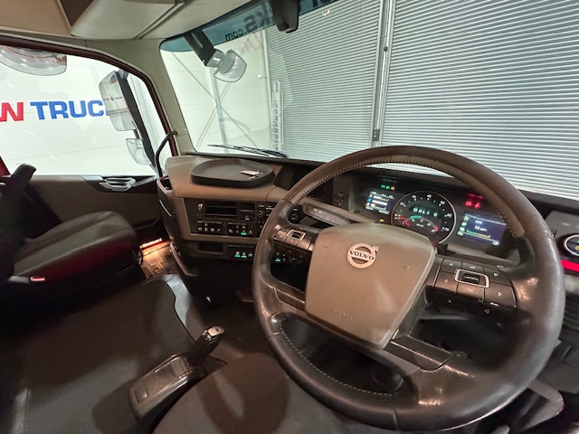 Volvo FH 500 6×2 Sleeper Cab Tractor Unit