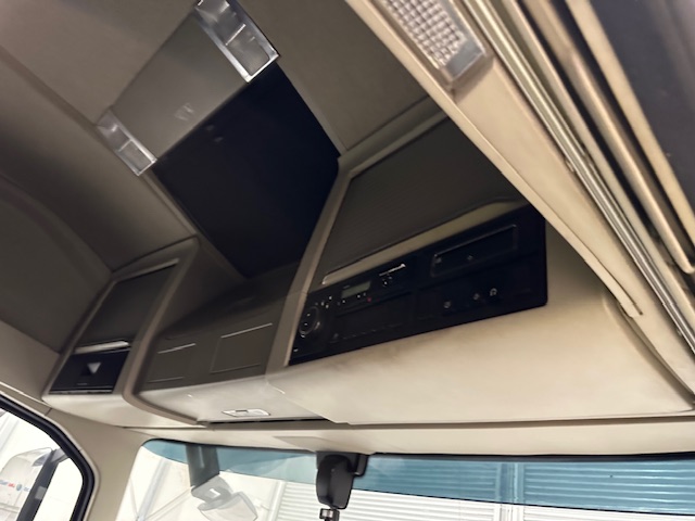 Volvo FH 500 6×2 Midlift Tractor Unit