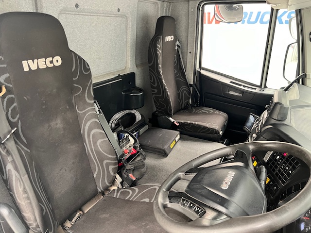 Iveco Stralis 310 6×2 Dropside Brick Grab