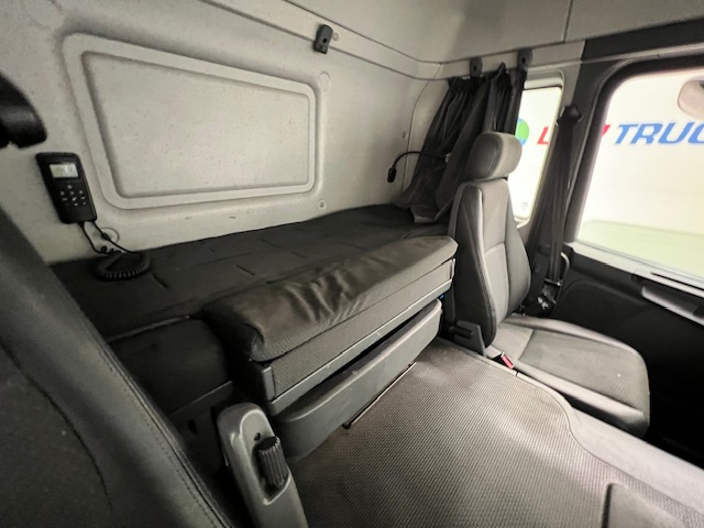 Scania P250 4×2 Sleeper Cab Box Van