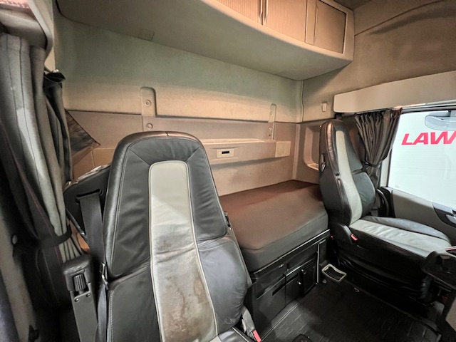 Volvo FH 500 6×2 Sleeper Cab Tractor Unit PTO