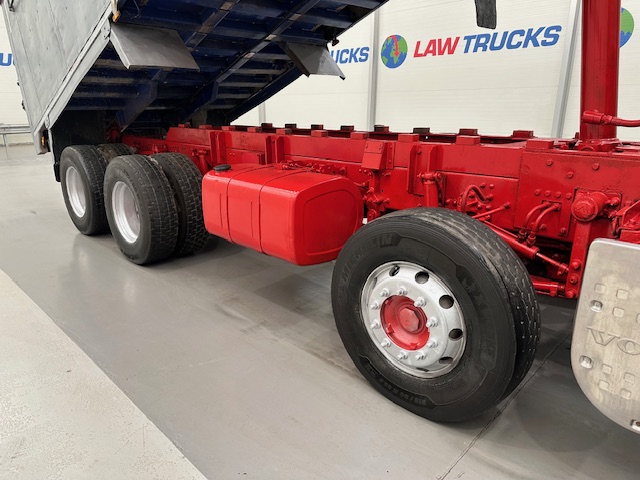 Volvo FM 380 8×4 Day Cab Tipper