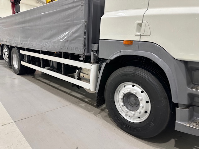 DAF CF85 460 6×2 Flatbed Drawbar Brick Grab