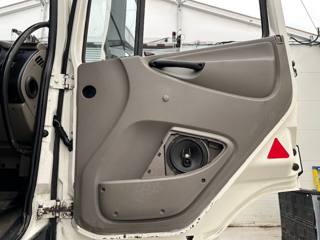 DAF CF85 410 8×4 Day Cab Steel Tipper Grab