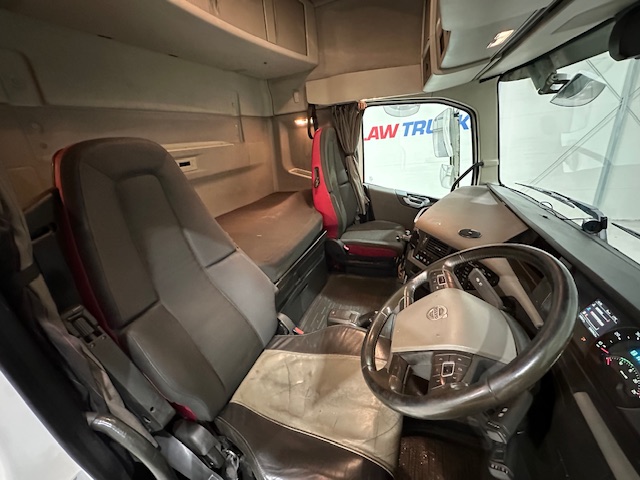 Volvo FH 500 6×2 Midlift Tractor Unit