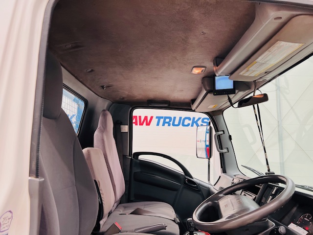 Isuzu N75 190 Day Cab Dropside