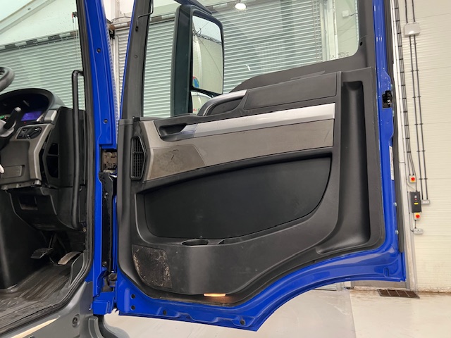 MAN TGS 26.360 6×2 Rear Lift Dropside Brick Grab Manual