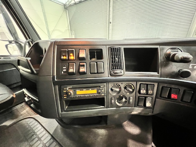 Volvo FH 460 6×2 Midlift Tractor Unit PTO