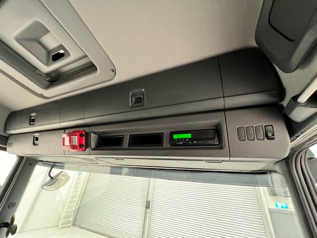 Scania P250 4×2 Sleeper Cab Box Van