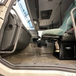 Volvo FH12 420 4×2 Caravan Transporter - thumbnail