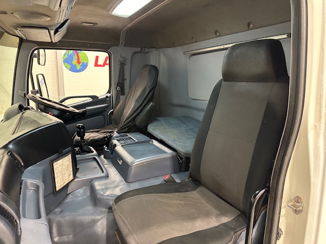 Hino 700 3241 8×4 Sleeper Cab Steel Tipper Grab