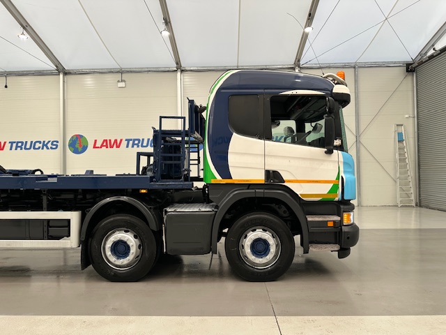 Scania P370 8×4 Sleeper Cab Skip Loader