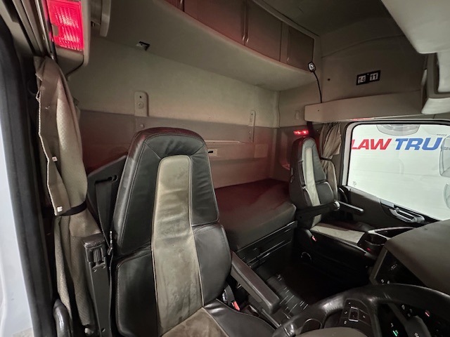 Volvo FH 500 6×2 Midlift Tractor Unit