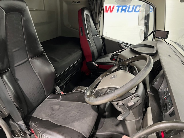 Volvo FH 500 6×2 Midlift Tractor Unit