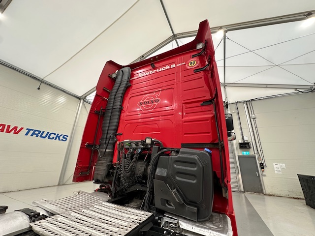 Volvo FH 500 6×2 Midlift Tractor Unit