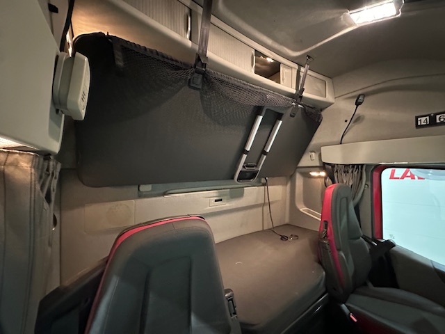Volvo FH 500 6×2 Sleeper Cab Tractor Unit