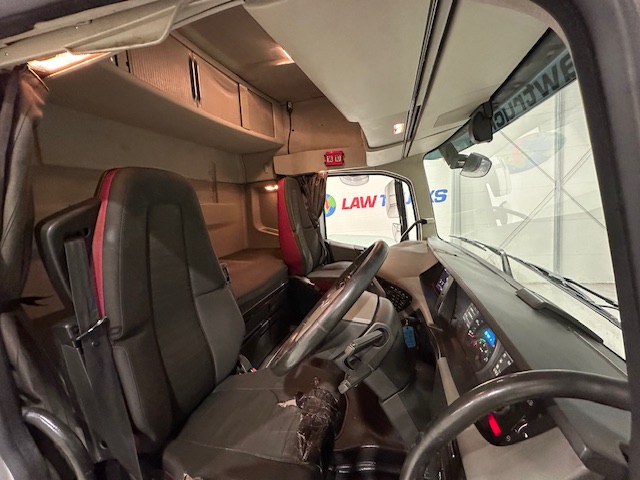 Volvo FH 500 6×2 Midlift Tractor Unit PTO