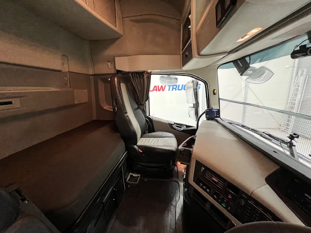 Volvo FH 500 6×2 Sleeper Cab Tractor Unit PTO