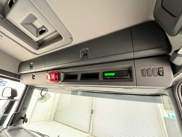 Scania P250 4×2 Sleeper Cab Box Van
