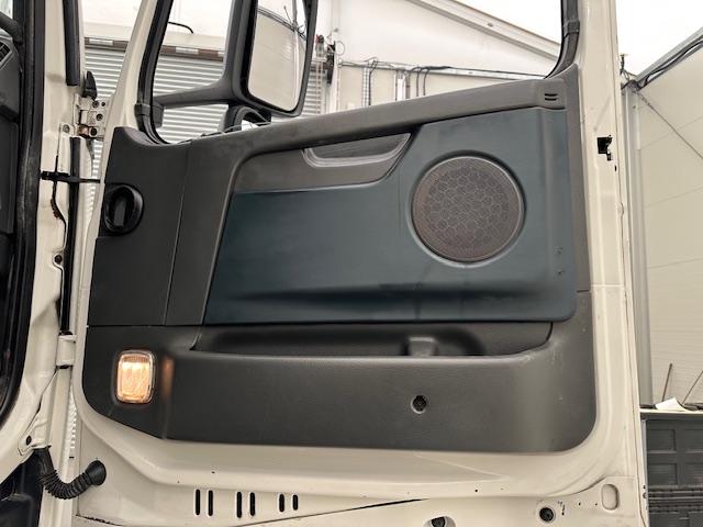 Volvo FH 460 6×2 Midlift Tractor Unit PTO
