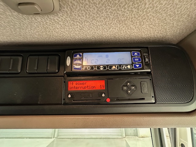 DAF CF 370 6×2 Sleeper Cab Fridge Box