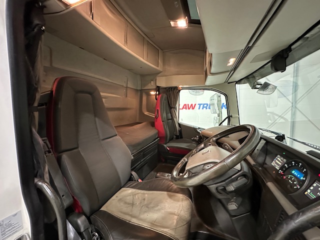 Volvo FH 500 6×2 Midlift Tractor Unit