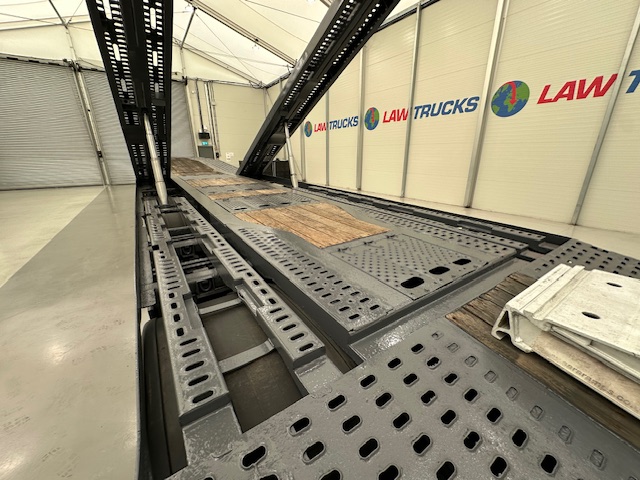 SDC Tri Axle Kicker Vehicle Carrier Lowloader
