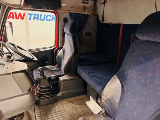 Volvo FH12 420 4×2 GTXL Tractor Unit