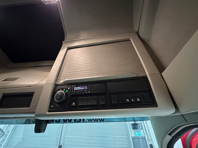 Volvo FH 500 6×2 Sleeper Cab Tractor Unit