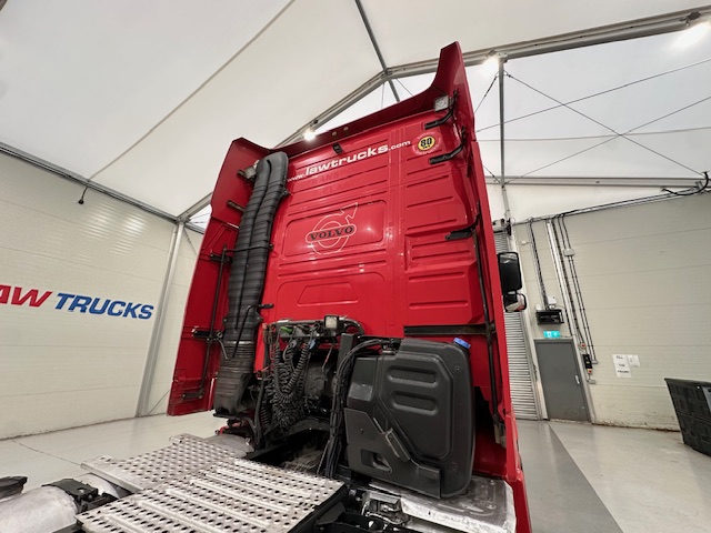 Volvo FH 500 6×2 Midlift Tractor Unit