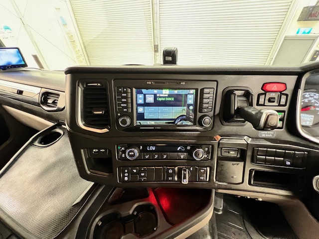Scania S450 6×2 Midlift Highline Tractor Unit