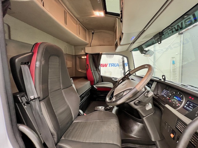Volvo FH 460 6×2 Midlift Tractor Unit