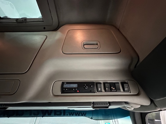 Volvo FH 520 6×2 Sleeper Cab Tractor Unit Manual