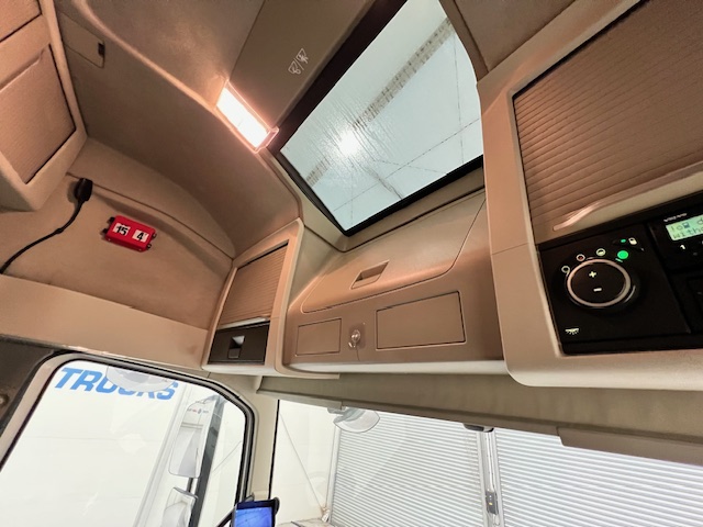 Volvo FH 500 6×2 Midlift Tractor Unit