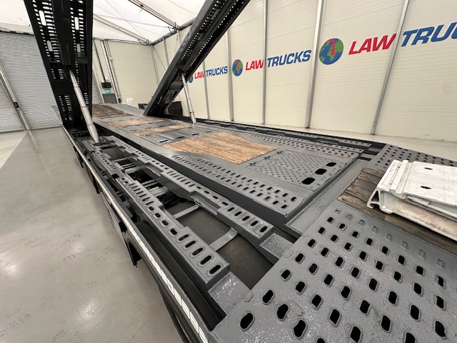 SDC Tri Axle Kicker Vehicle Carrier Lowloader