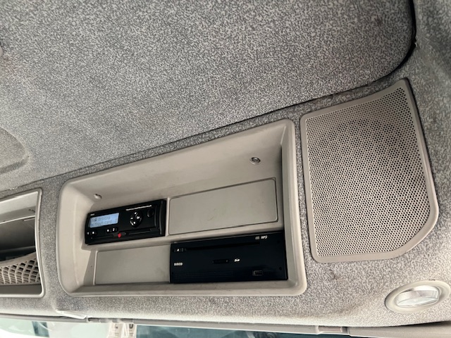Iveco Stralis 310 6×2 Dropside Brick Grab