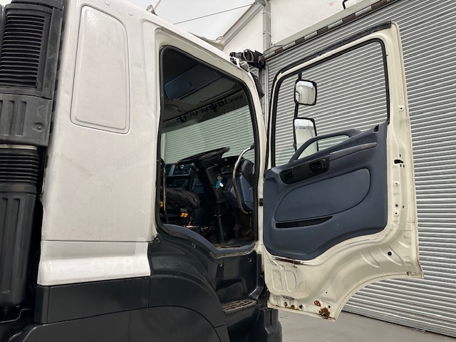 Hino 700 3241 8×4 Sleeper Cab Steel Tipper Grab